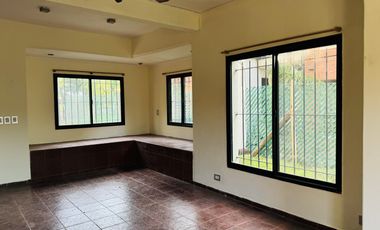 Casa Barrio Artalaz con piscina