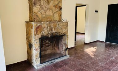 Casa Barrio Artalaz con piscina