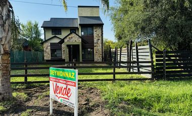Casa Barrio Artalaz con piscina