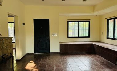 Casa Barrio Artalaz con piscina