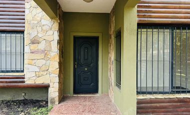 Casa Barrio Artalaz con piscina