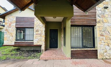 Casa Barrio Artalaz con piscina