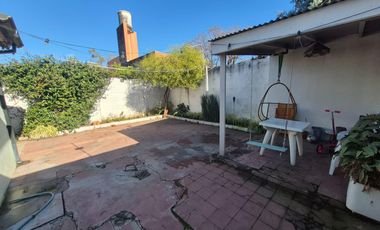 Venta Casa 4 amb cochera excelente ubicacion en Hurlingham