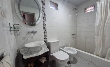 Venta Casa 4 amb cochera excelente ubicacion en Hurlingham