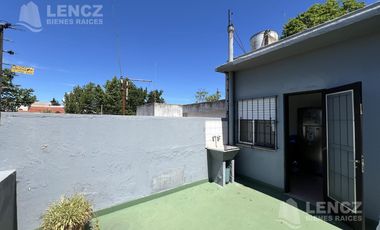 Casa en Venta 5 ambientes con jardin, pileta y cochera doble. Bernal APTO CREDITO BANCARIO