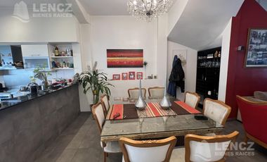 Casa en Venta 5 ambientes con jardin, pileta y cochera doble. Bernal APTO CREDITO BANCARIO