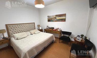 Casa en Venta 5 ambientes con jardin, pileta y cochera doble. Bernal APTO CREDITO BANCARIO
