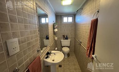 Casa en Venta 5 ambientes con jardin, pileta y cochera doble. Bernal APTO CREDITO BANCARIO