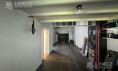 Casa en Venta 5 ambientes con jardin, pileta y cochera doble. Bernal APTO CREDITO BANCARIO