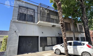 Casa en Venta 5 ambientes con jardin, pileta y cochera doble. Bernal APTO CREDITO BANCARIO