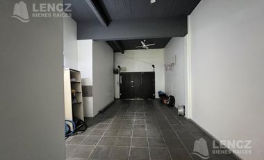 Casa en Venta 5 ambientes con jardin, pileta y cochera doble. Bernal APTO CREDITO BANCARIO