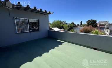 Casa en Venta 5 ambientes con jardin, pileta y cochera doble. Bernal APTO CREDITO BANCARIO