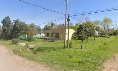 Casa en venta - 2 Dormitorios 1 Baño - 408Mts2 - Saladillo