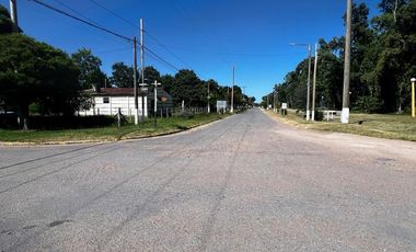 Casa en venta - 2 Dormitorios 1 Baño - 408Mts2 - Saladillo