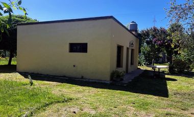 Casa en venta - 2 Dormitorios 1 Baño - 408Mts2 - Saladillo