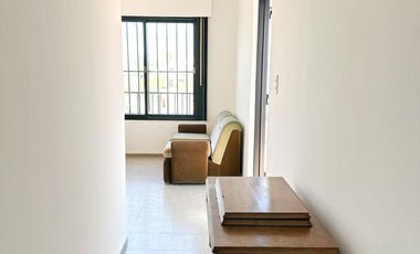 URCA - Casa esquina - 3D mas escritorio - 2B - Excelente ubicación.