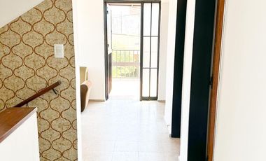 URCA - Casa esquina - 3D mas escritorio - 2B - Excelente ubicación.