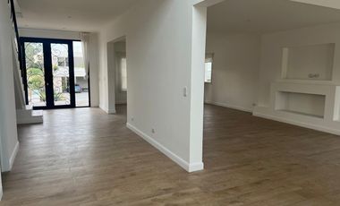 Casa en Venta, 3 Dormitorios, en La Reserva Cardales, Campana