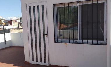 Casa en venta - 3 Dormitorios 1 Baño - 110Mts2 - Don Bosco, Quilmes