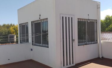 Casa en venta - 3 Dormitorios 1 Baño - 110Mts2 - Don Bosco, Quilmes