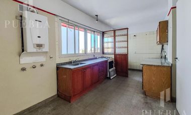 VENTA DEPARTAMENTO DE TRES AMBIENTES EN LA MEJOR UBICACIÓN DE WILDE, AMPLIO Y SUPER LUMINOSO.