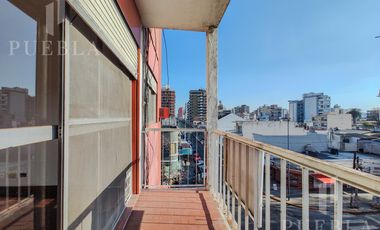 VENTA DEPARTAMENTO DE TRES AMBIENTES EN LA MEJOR UBICACIÓN DE WILDE, AMPLIO Y SUPER LUMINOSO.