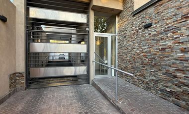 Av. Rosales 800. Departamento 2 amb con Cochera.