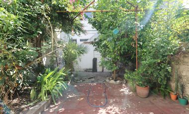 VENTA CASA 8 AMBIENTES EN FLORESTA - LOTE PROPIO - DOS PLANTAS - LOCAL COMERCIAL - PERMUTA