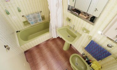 VENTA CASA 8 AMBIENTES EN FLORESTA - LOTE PROPIO - DOS PLANTAS - LOCAL COMERCIAL - PERMUTA