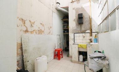 VENTA CASA 8 AMBIENTES EN FLORESTA - LOTE PROPIO - DOS PLANTAS - LOCAL COMERCIAL - PERMUTA