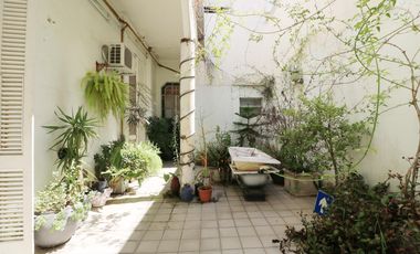 VENTA CASA 8 AMBIENTES EN FLORESTA - LOTE PROPIO - DOS PLANTAS - LOCAL COMERCIAL - PERMUTA