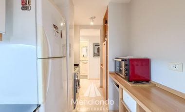 Depto 3 amb. al frente con balcón. Cochera cub. y baulera en Zona Centro