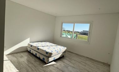 Casa en alquiler - Barrio San Simón, Canning