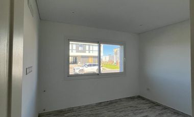 Casa en alquiler - Barrio San Simón, Canning