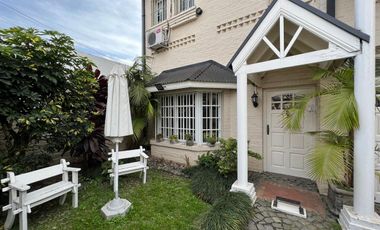 Amplia casa seis ambientes jardin y terraza a la venta en Wilde