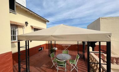 Amplia casa seis ambientes jardin y terraza a la venta en Wilde