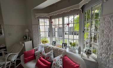 Amplia casa seis ambientes jardin y terraza a la venta en Wilde