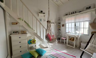 Amplia casa seis ambientes jardin y terraza a la venta en Wilde