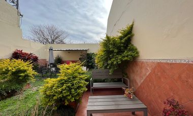 Amplia casa seis ambientes jardin y terraza a la venta en Wilde