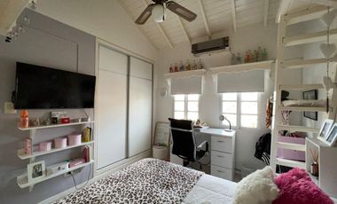 Amplia casa seis ambientes jardin y terraza a la venta en Wilde