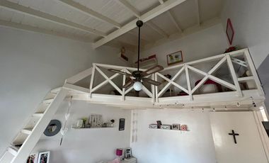 Amplia casa seis ambientes jardin y terraza a la venta en Wilde