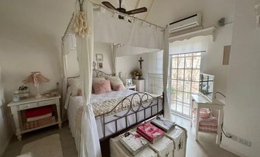 Amplia casa seis ambientes jardin y terraza a la venta en Wilde