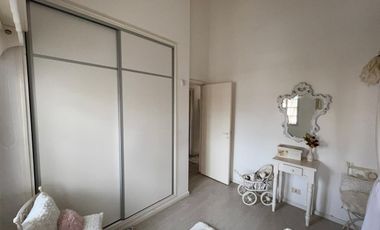 Amplia casa seis ambientes jardin y terraza a la venta en Wilde