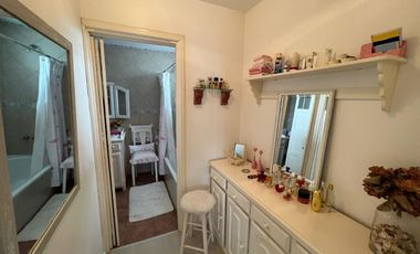 Amplia casa seis ambientes jardin y terraza a la venta en Wilde