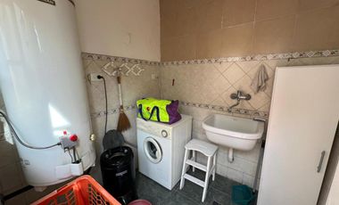 Amplia casa seis ambientes jardin y terraza a la venta en Wilde