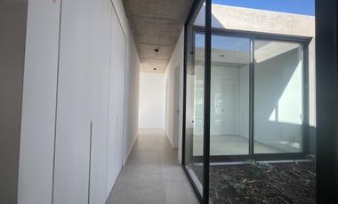 Casa 4 Dormitorios en Venta una Planta Pilará Calesa -  Diseño