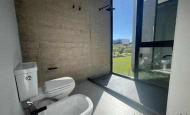 Casa 4 Dormitorios en Venta una Planta Pilará Calesa -  Diseño