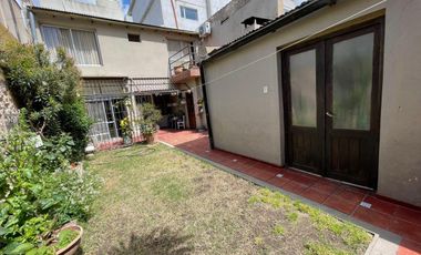 Casa en venta - 4 Dormitorios 2 Baños - 200Mts2 - Azul