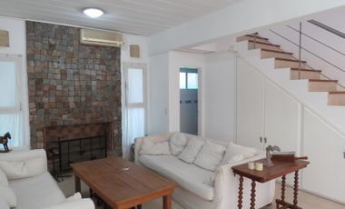 Casa en oportunidad para refaccionar, casi precio lote