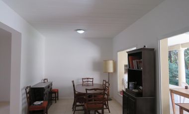 Casa en oportunidad para refaccionar, casi precio lote